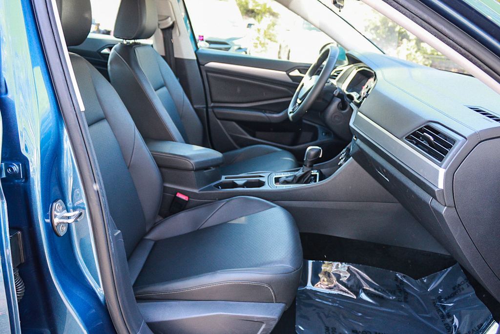 Thumbnail: 2020 Volkswagen Jetta - 10