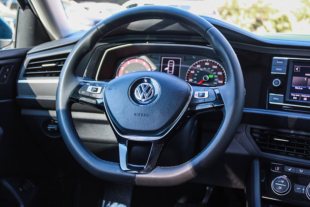 Thumbnail: 2020 Volkswagen Jetta - 9