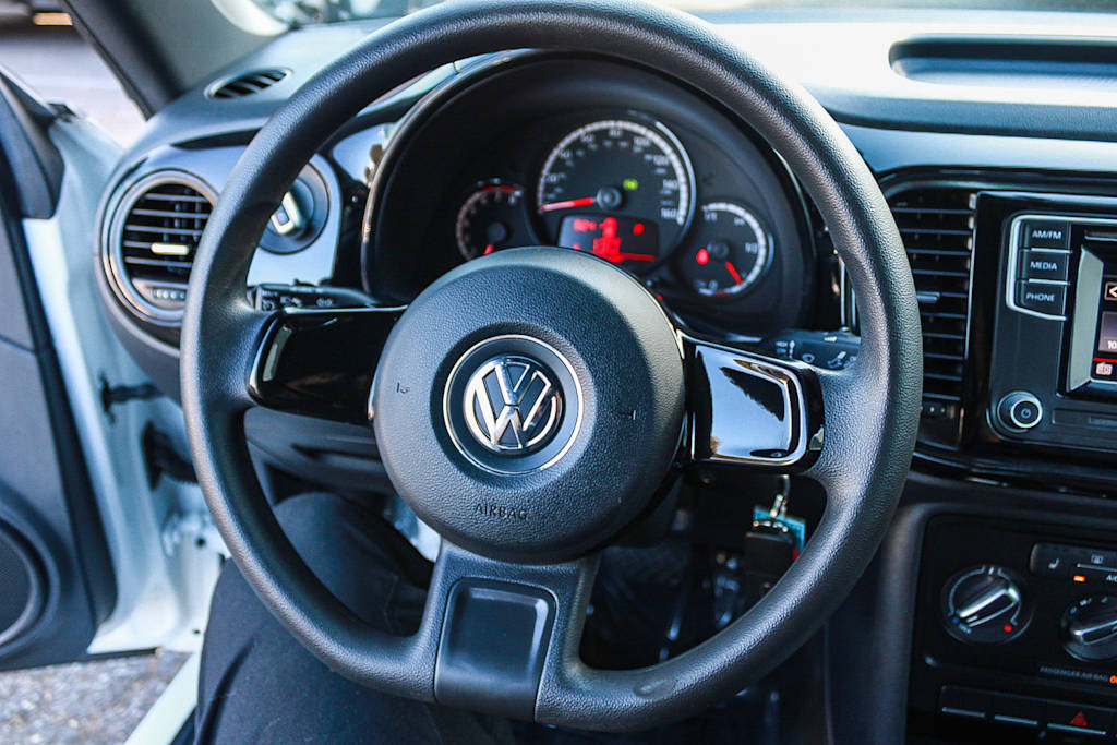 Thumbnail: 2016 Volkswagen Beetle - 8