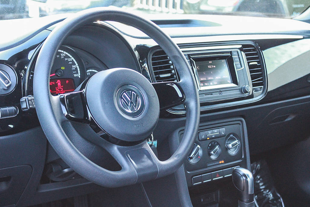 Thumbnail: 2016 Volkswagen Beetle - 2