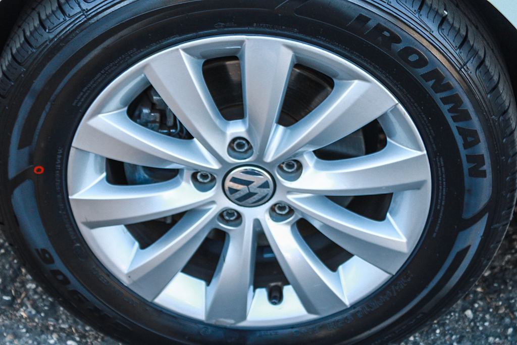 Thumbnail: 2016 Volkswagen Beetle - 6