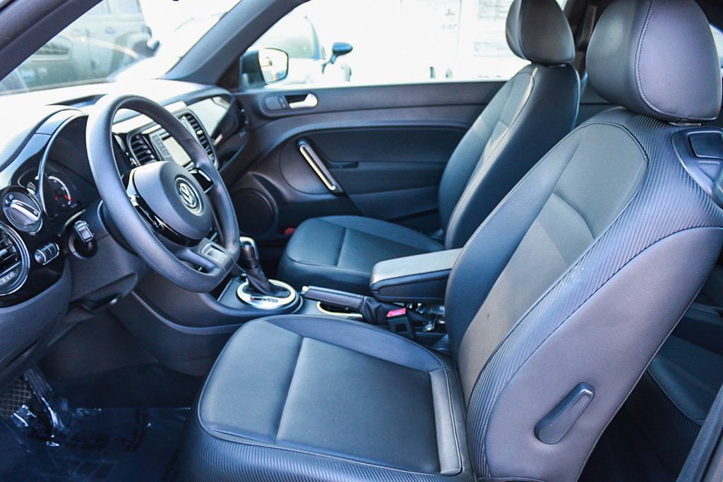 Thumbnail: 2016 Volkswagen Beetle - 9
