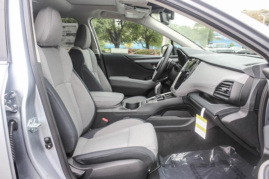 2025 Subaru Outback Premium 9