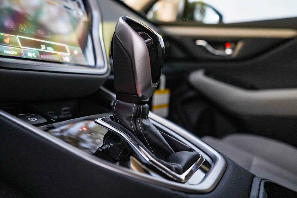2025 Subaru Outback Premium 24