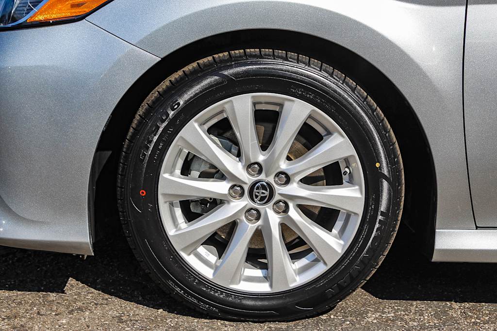2019 Toyota Camry LE 4