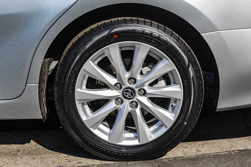 2019 Toyota Camry LE 17