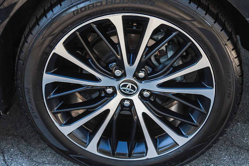 Thumbnail: 2020 Toyota Camry - 23