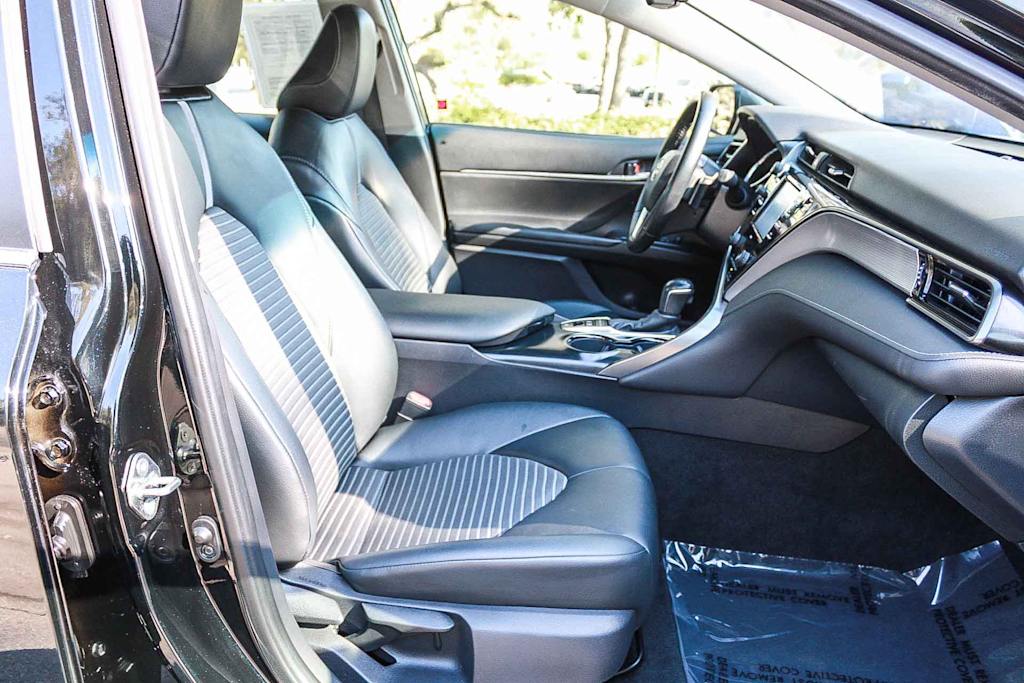 Thumbnail: 2020 Toyota Camry - 10