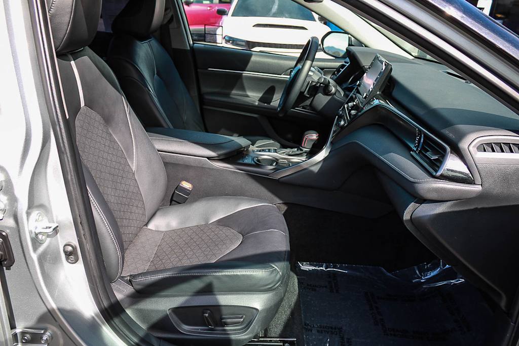 Thumbnail: 2021 Toyota Camry - 10