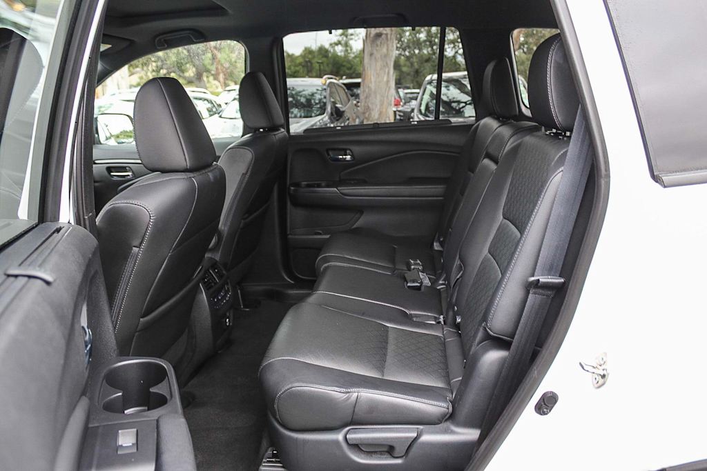 Thumbnail: 2019 Honda Passport - 12