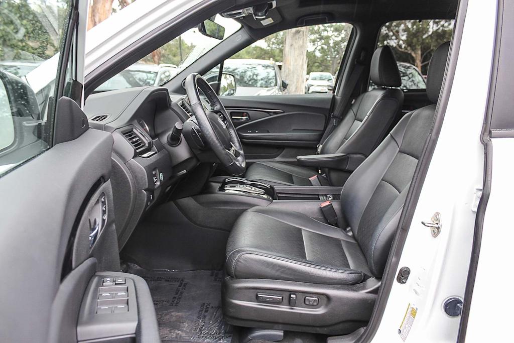 Thumbnail: 2019 Honda Passport - 11