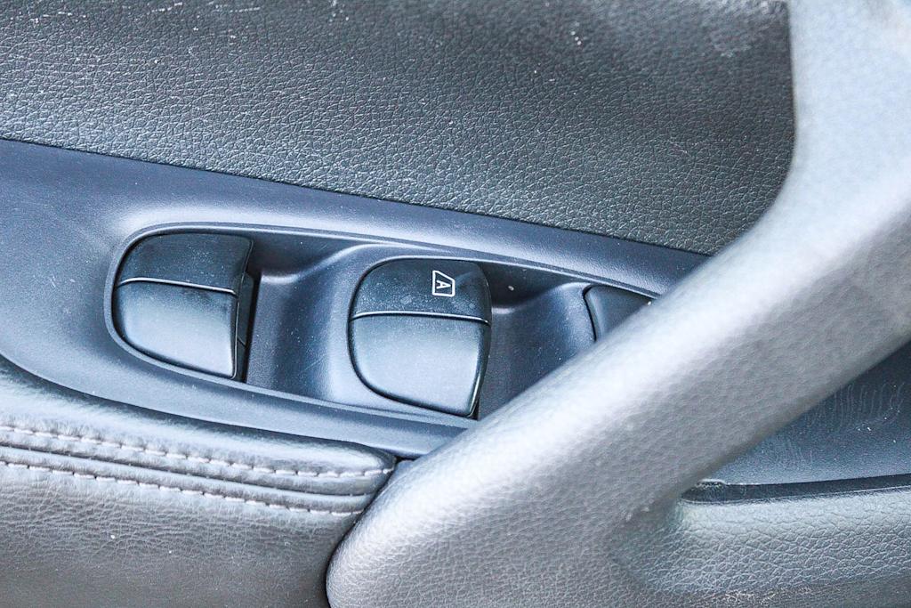 Thumbnail: 2014 Nissan Rogue - 23