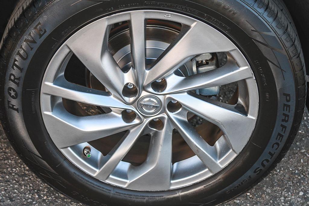 Thumbnail: 2014 Nissan Rogue - 22