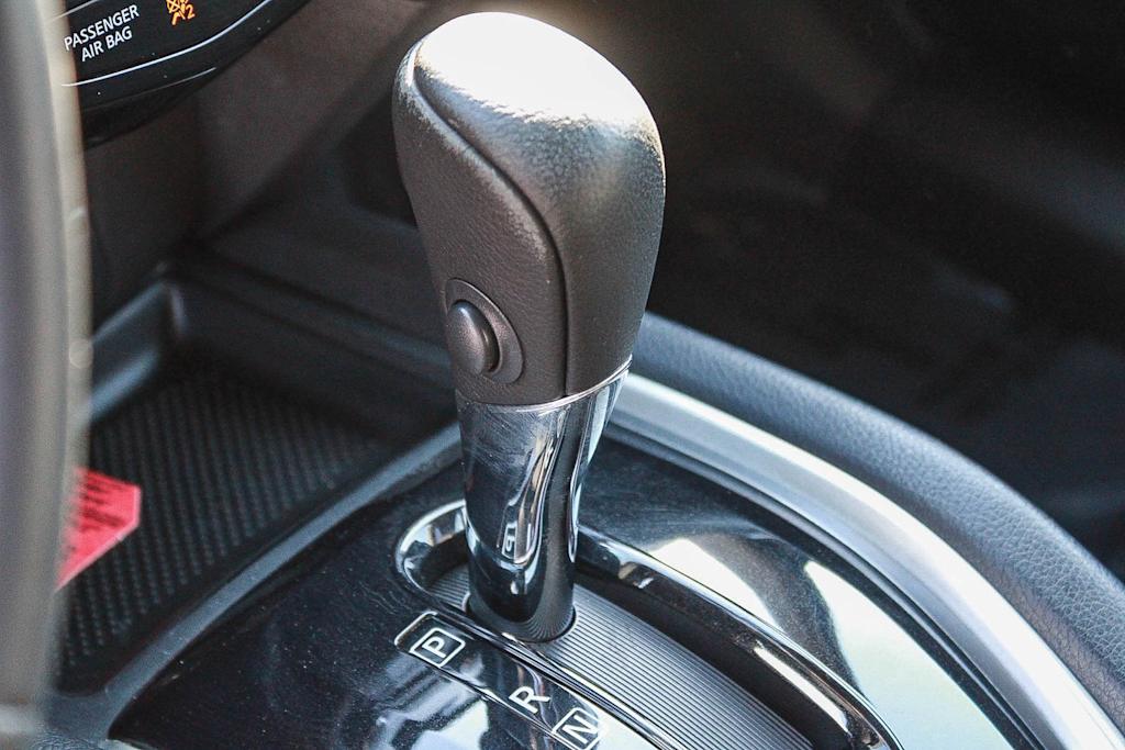 Thumbnail: 2014 Nissan Rogue - 15