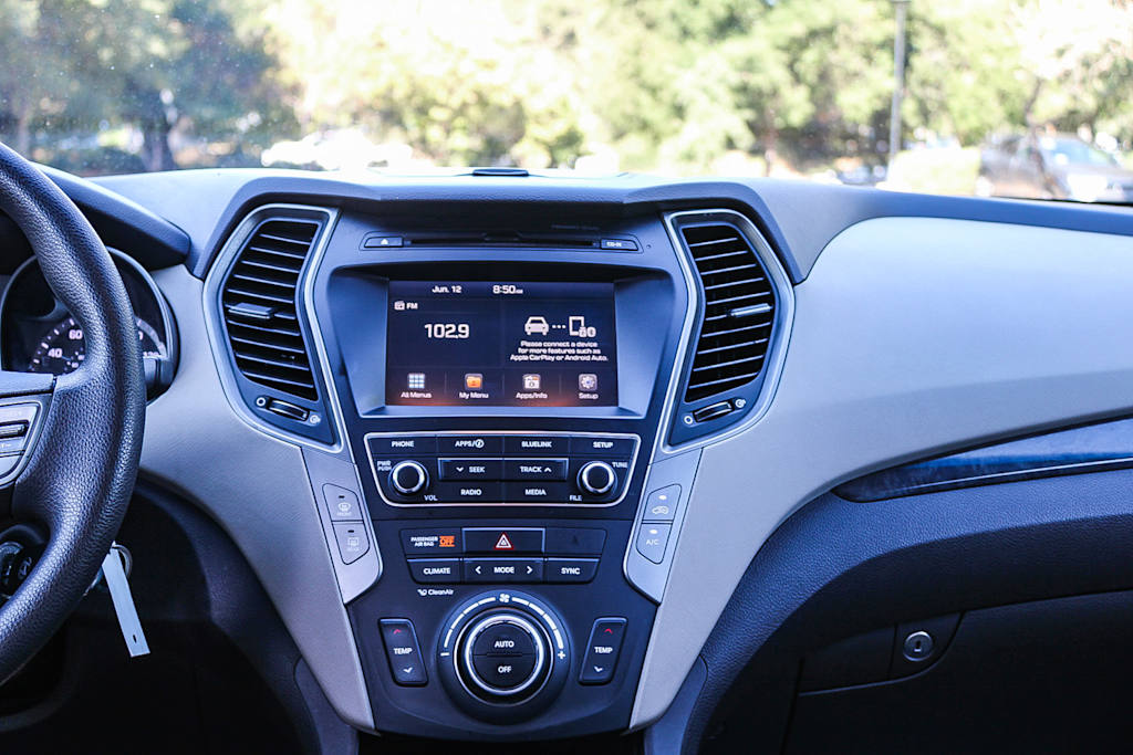 Thumbnail: 2017 Hyundai Santa Fe - 12