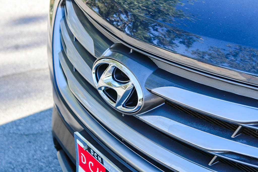 Thumbnail: 2017 Hyundai Santa Fe - 6