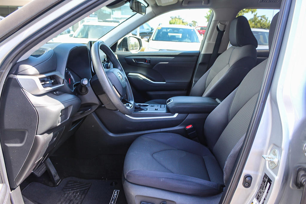 Thumbnail: 2020 Toyota Highlander - 10