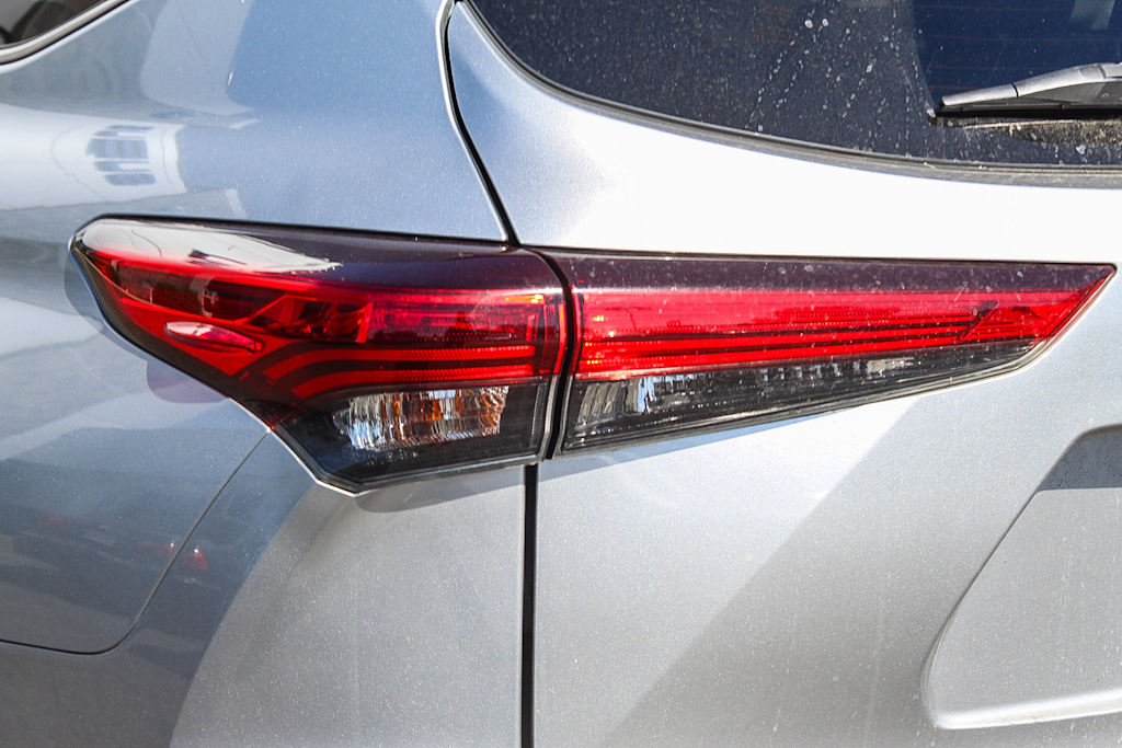 Thumbnail: 2020 Toyota Highlander - 19