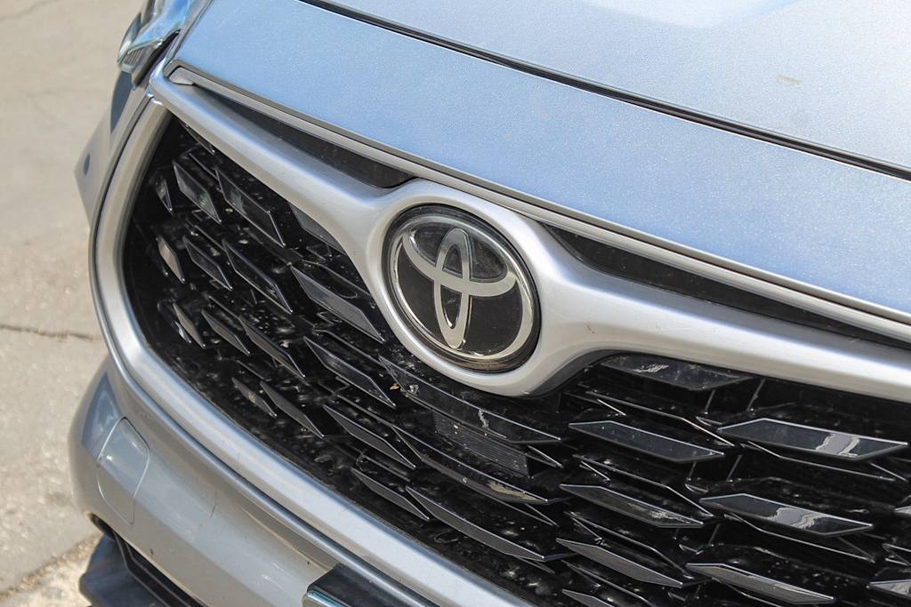 Thumbnail: 2020 Toyota Highlander - 6