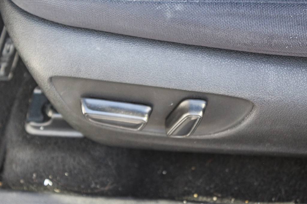 Thumbnail: 2020 Toyota Highlander - 24