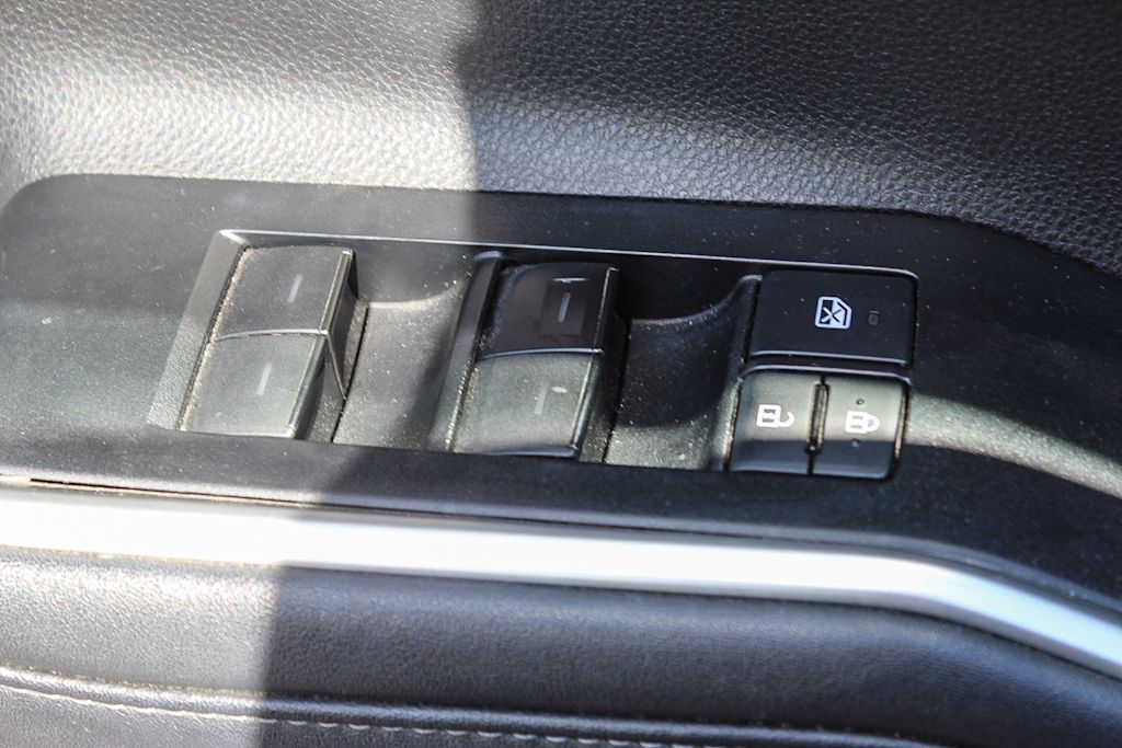 Thumbnail: 2020 Toyota Highlander - 23