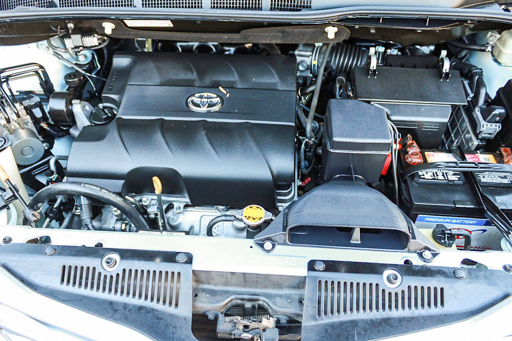 Thumbnail: 2015 Toyota Sienna - 8