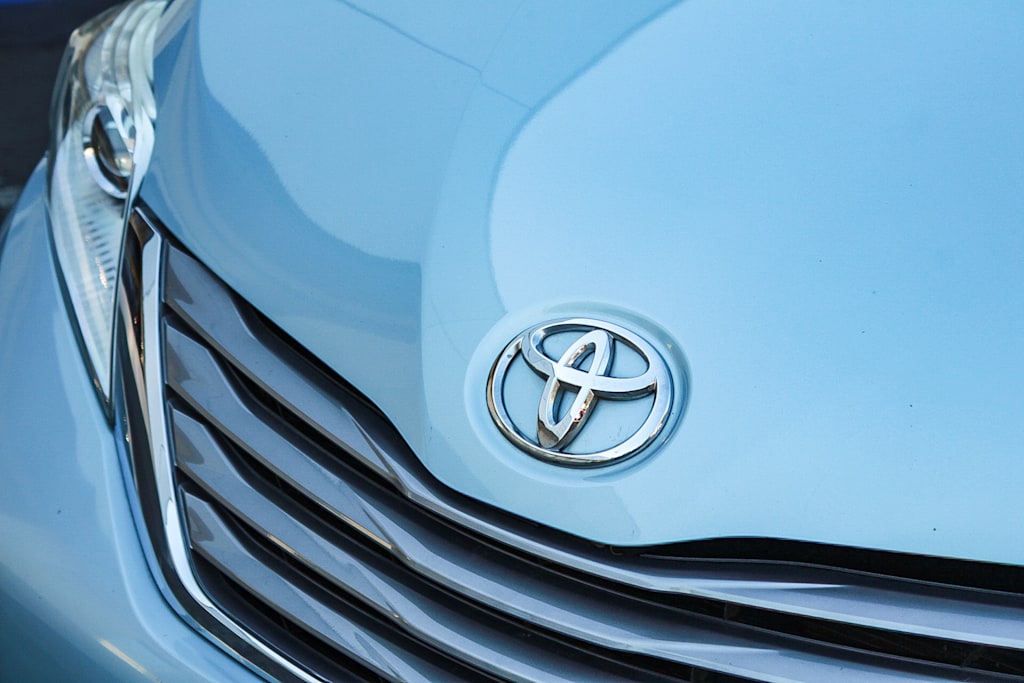 Thumbnail: 2015 Toyota Sienna - 6