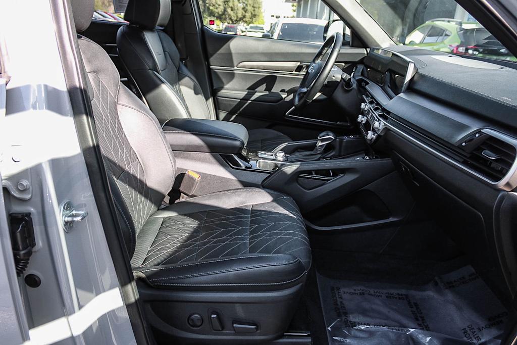 Thumbnail: 2023 Kia Telluride - 10