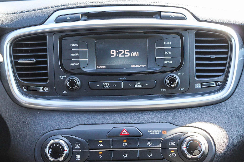 Thumbnail: 2016 Kia Sorento - 23