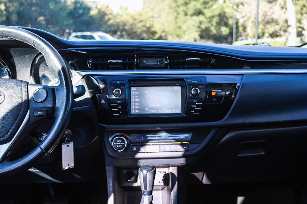 Thumbnail: 2016 Toyota Corolla - 13