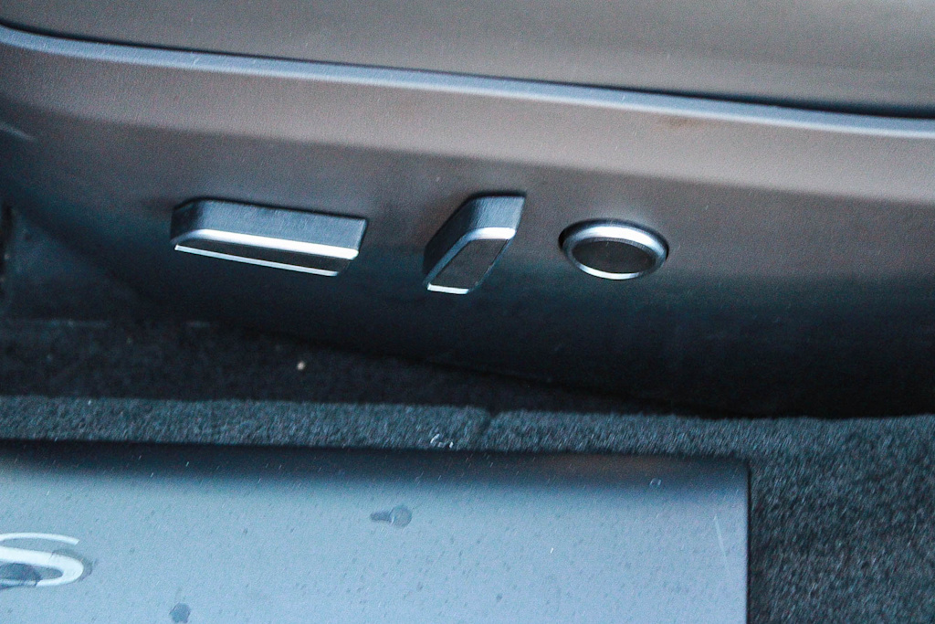 Thumbnail: 2023 Tesla Model S - 22