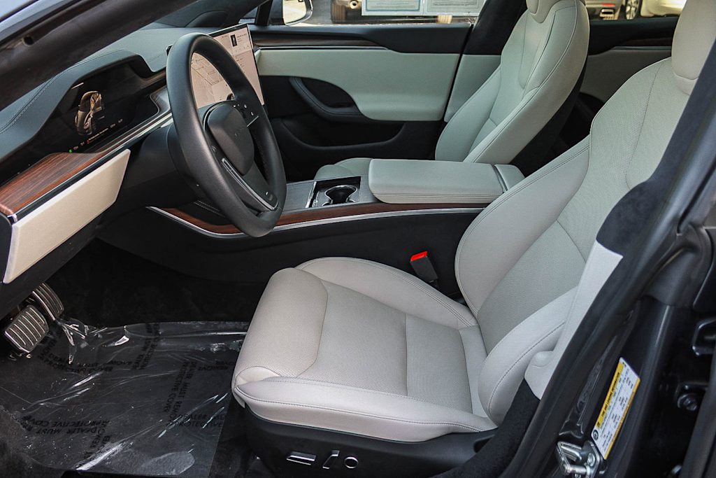 Thumbnail: 2023 Tesla Model S - 9