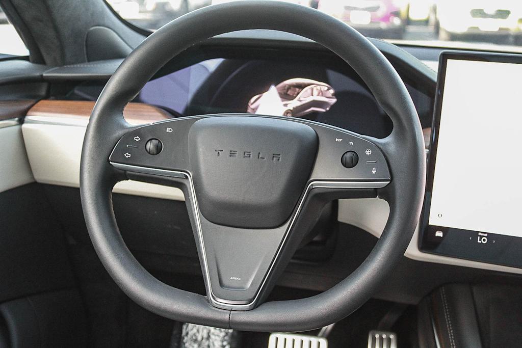 Thumbnail: 2023 Tesla Model S - 7