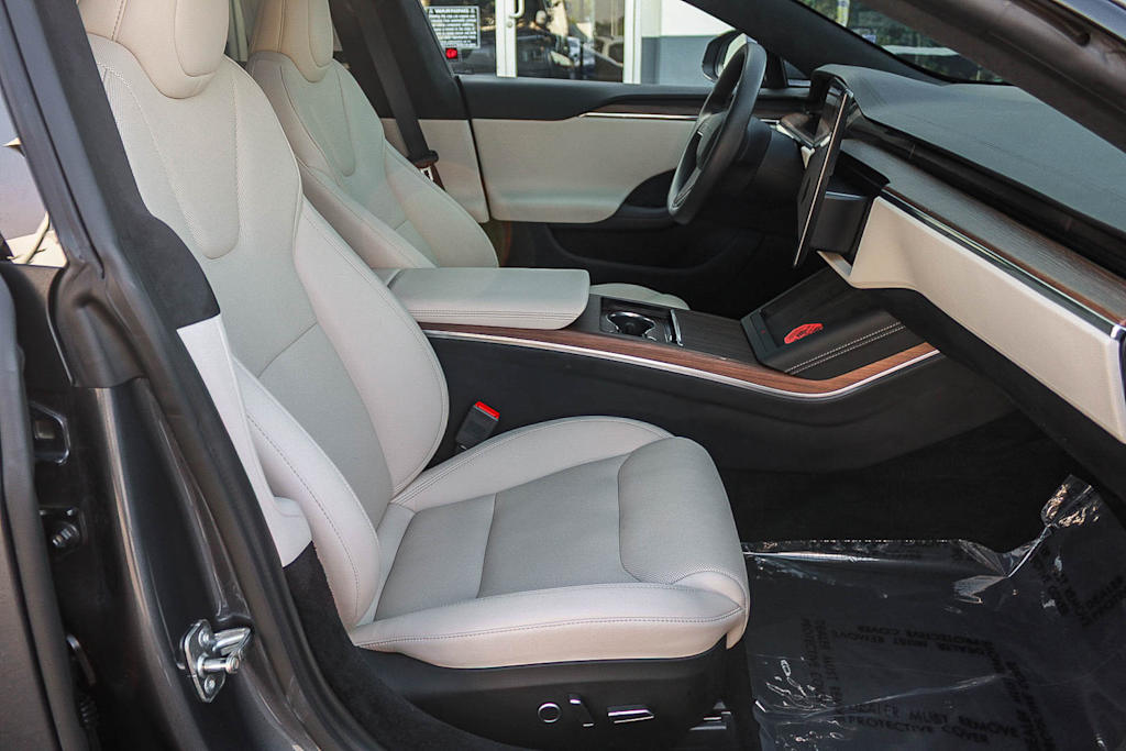 Thumbnail: 2023 Tesla Model S - 8
