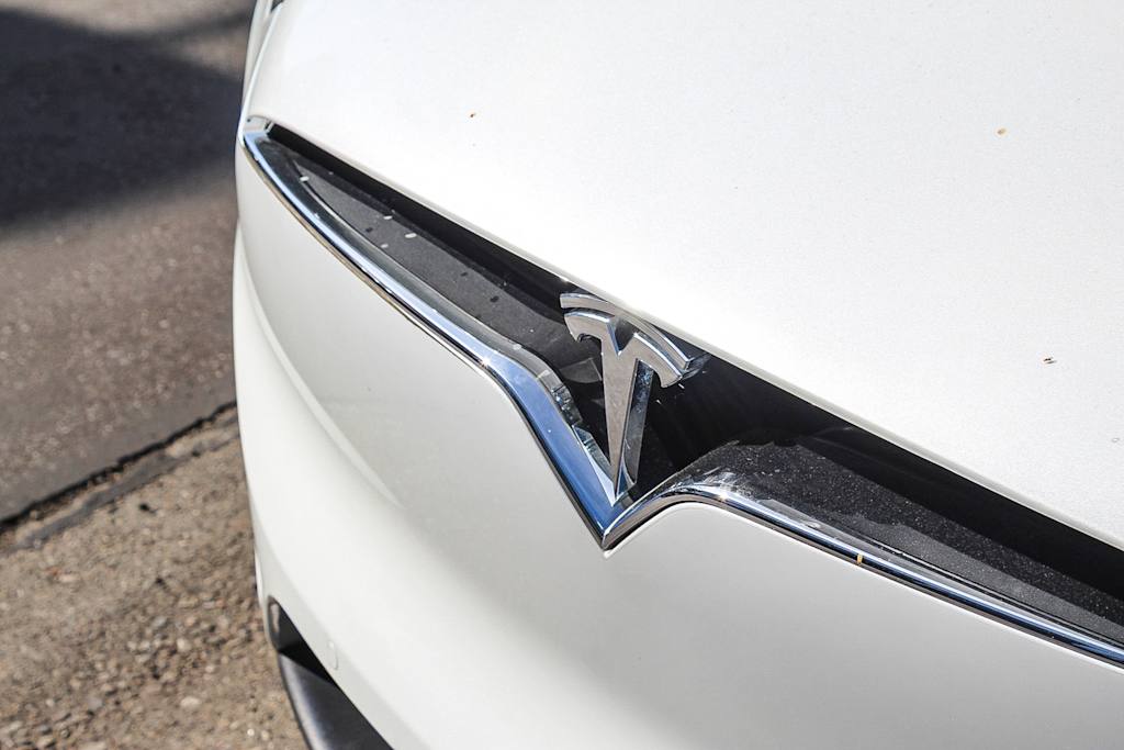 2020 Tesla Model X Long Range 5