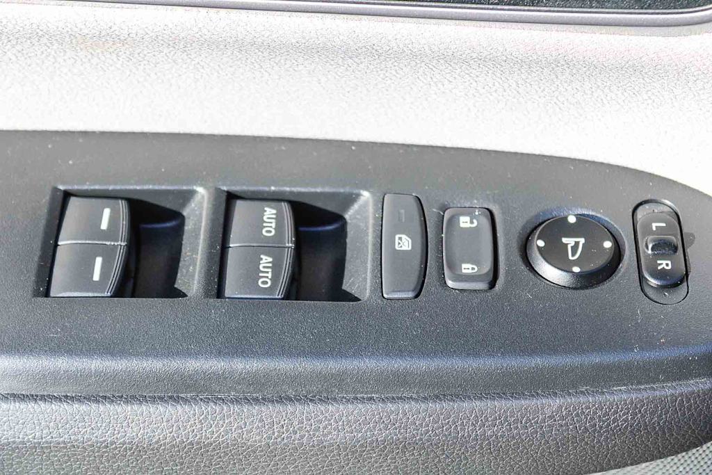 Thumbnail: 2017 Honda CR-V - 15