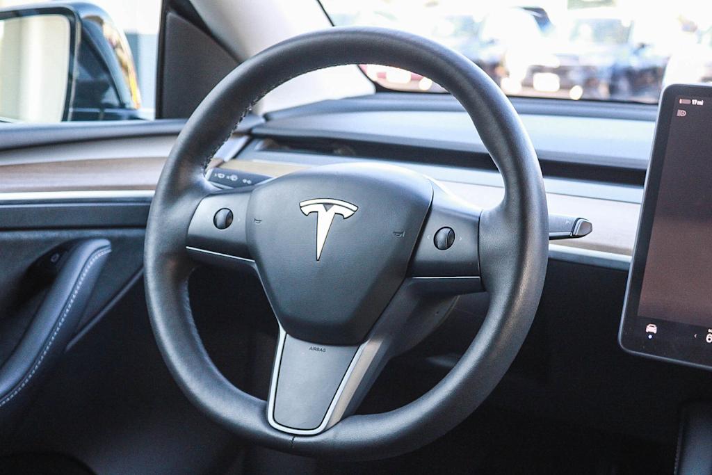 Thumbnail: 2023 Tesla Model Y - 11