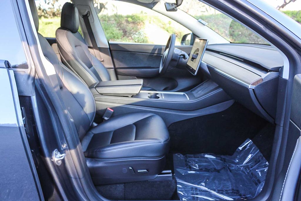 Thumbnail: 2022 Tesla Model Y - 9