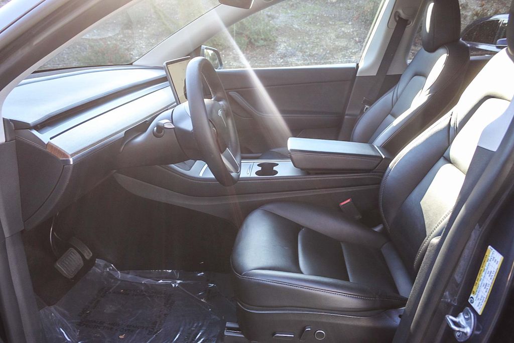 Thumbnail: 2022 Tesla Model Y - 10