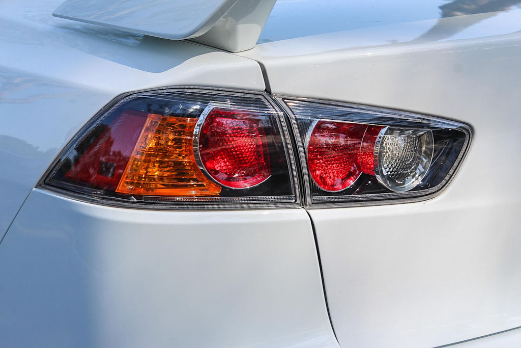 Thumbnail: 2015 Mitsubishi Lancer - 20
