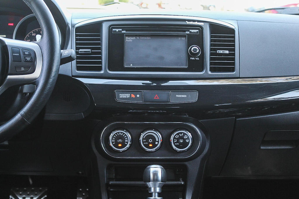 Thumbnail: 2015 Mitsubishi Lancer - 13