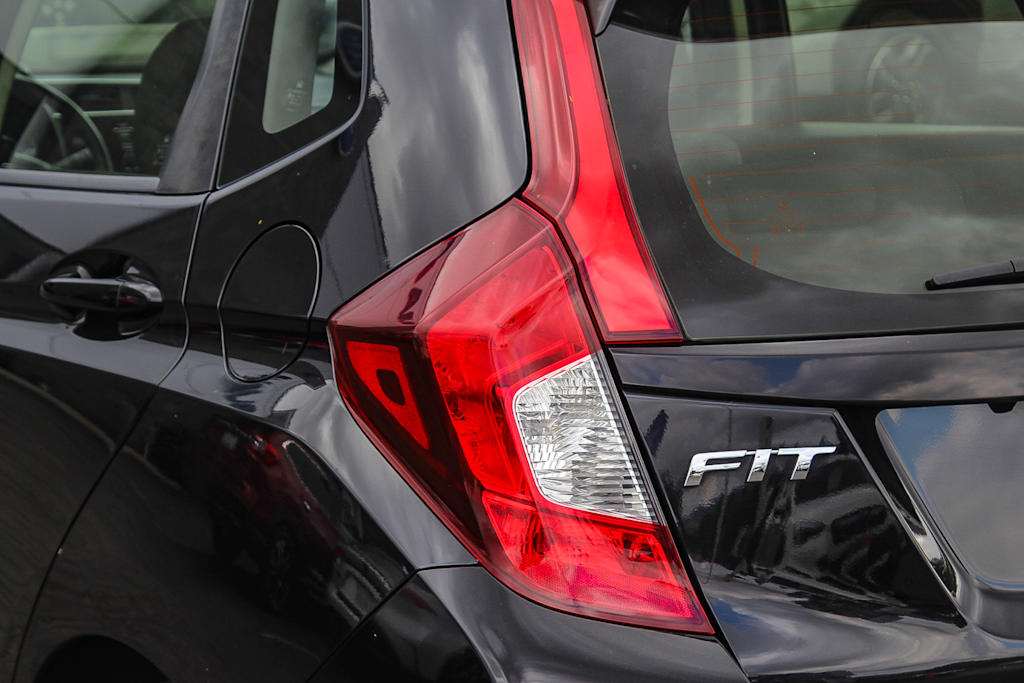 2016 Honda Fit LX 16