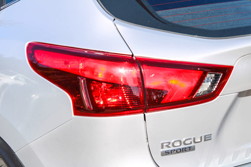 Thumbnail: 2018 Nissan Rogue Sport - 20