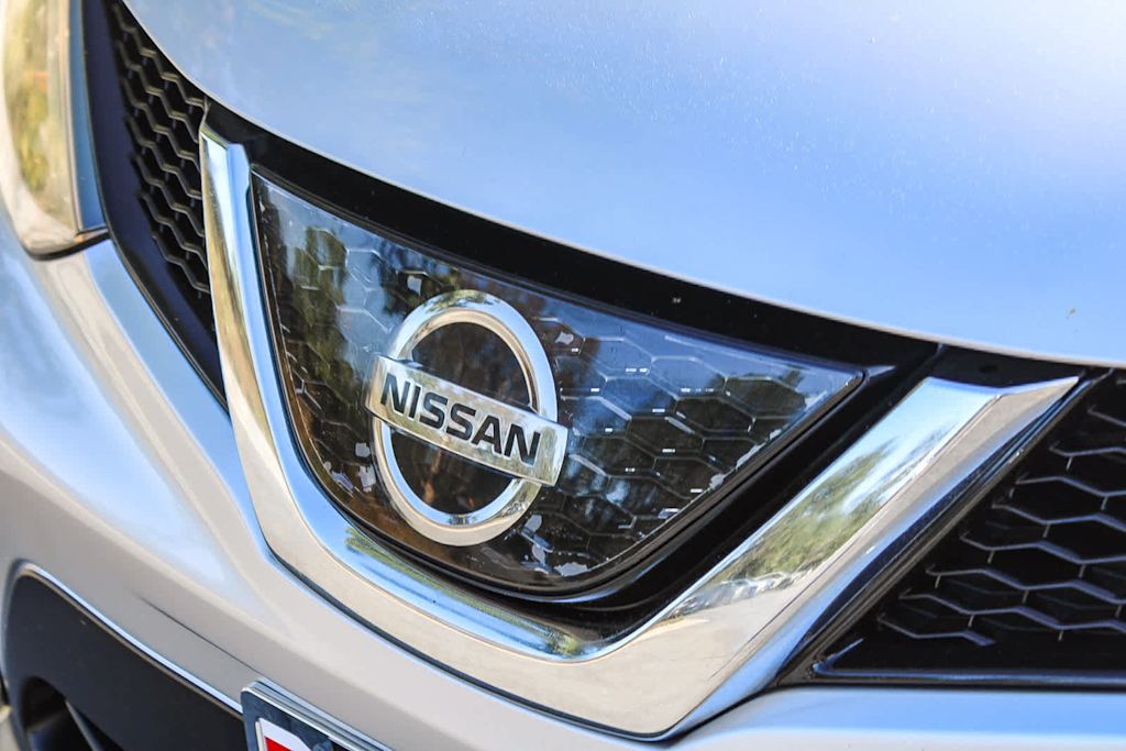 Thumbnail: 2018 Nissan Rogue Sport - 6