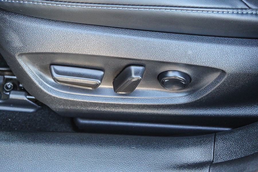 Thumbnail: 2022 Toyota Prius - 25