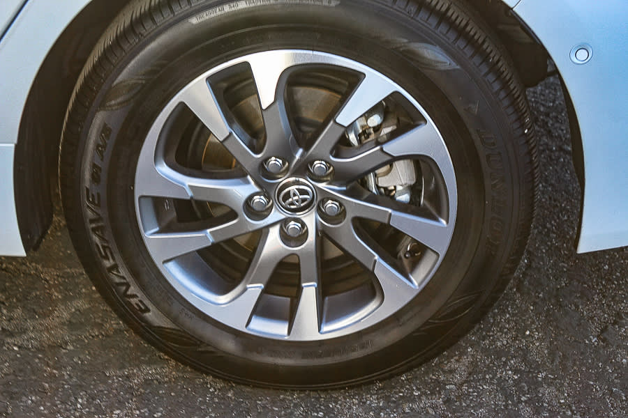 Thumbnail: 2022 Toyota Prius - 22