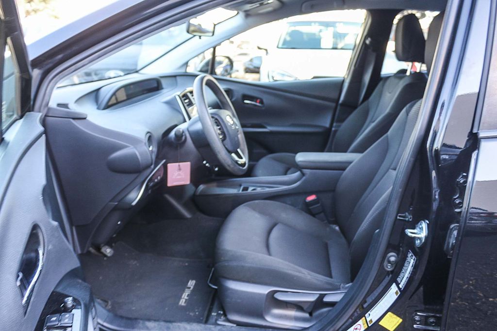 Thumbnail: 2020 Toyota Prius - 10