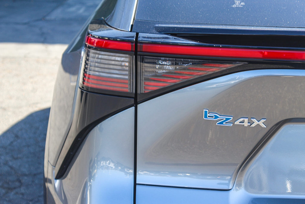 Thumbnail: 2025 Toyota bZ4X - 20