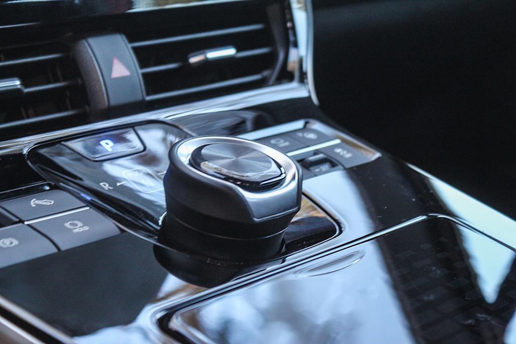 Thumbnail: 2024 Subaru Solterra - 25