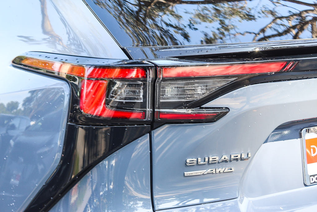 2025 Subaru Solterra Touring 18